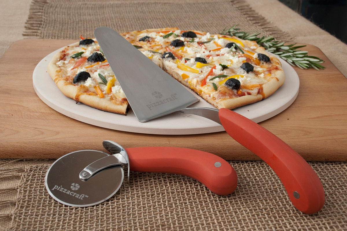 http://www.pizzacraft.com/cdn/shop/products/PC0006-round-ceramic-pizza-stone-cutter-server_1200x1200.jpg?v=1445624257