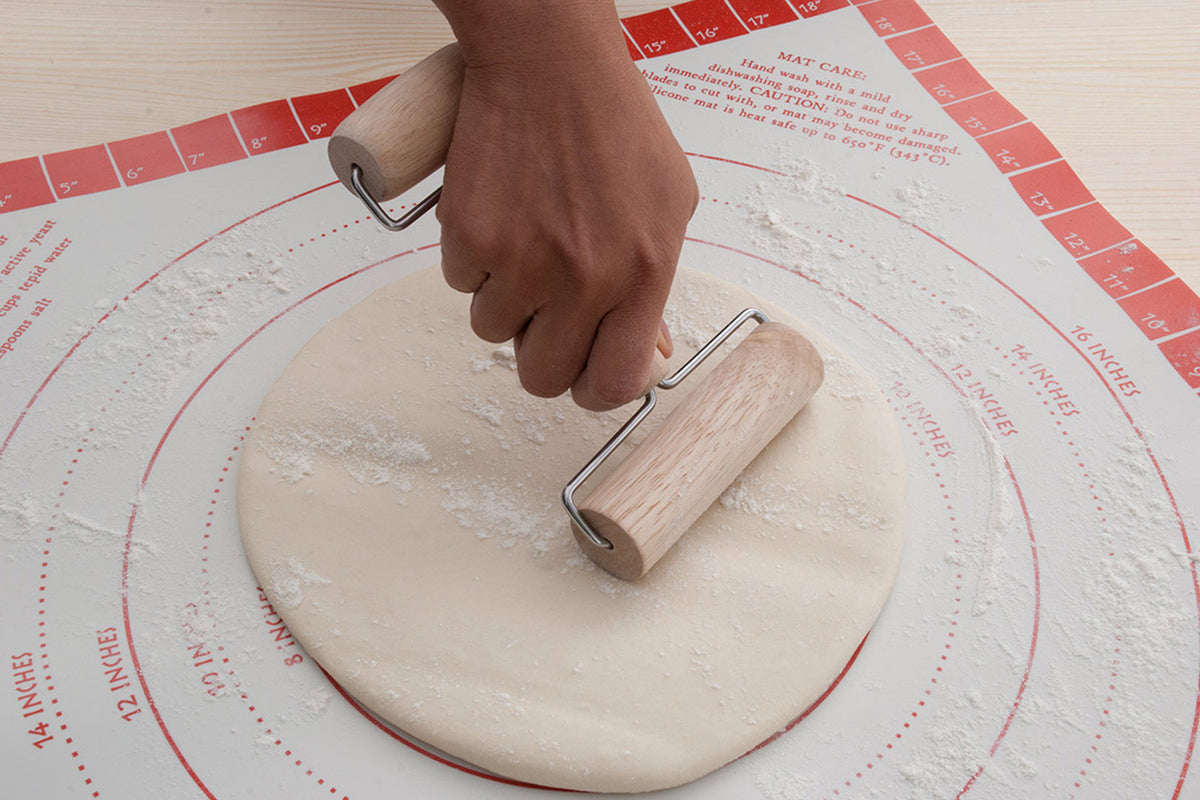 http://www.pizzacraft.com/cdn/shop/products/PC0212-double-pizza-dough-roller_1200x1200.jpg?v=1445552576